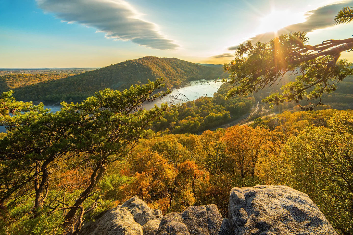 Weverton Cliffs (Fall Foliage Hike)