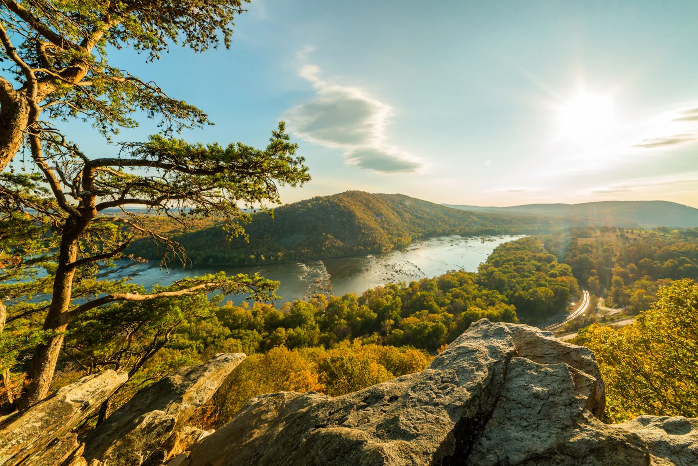Weverton Cliffs (Fall Foliage Hike) — photograph 2