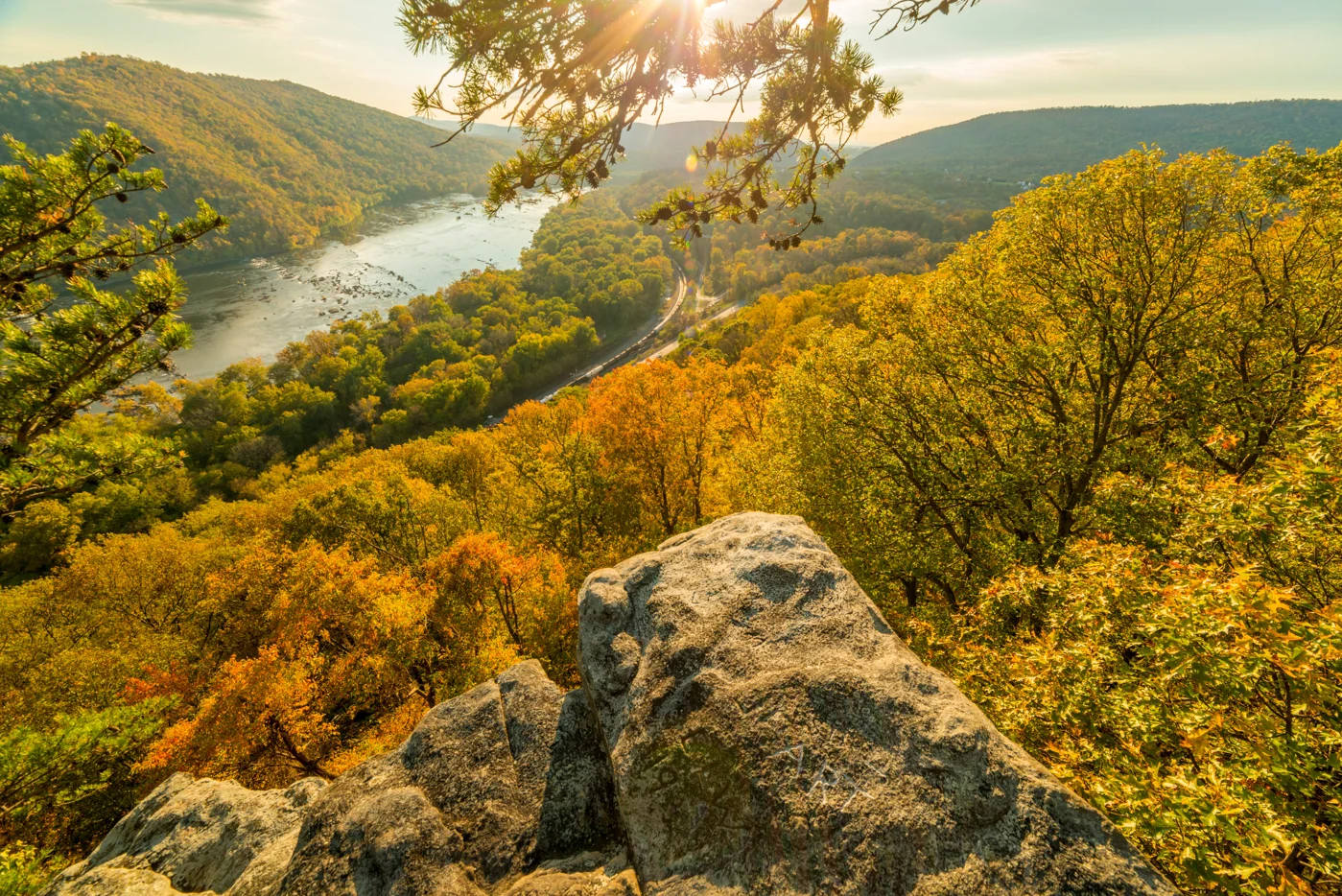Weverton Cliffs (Fall Foliage Hike) — photograph 6