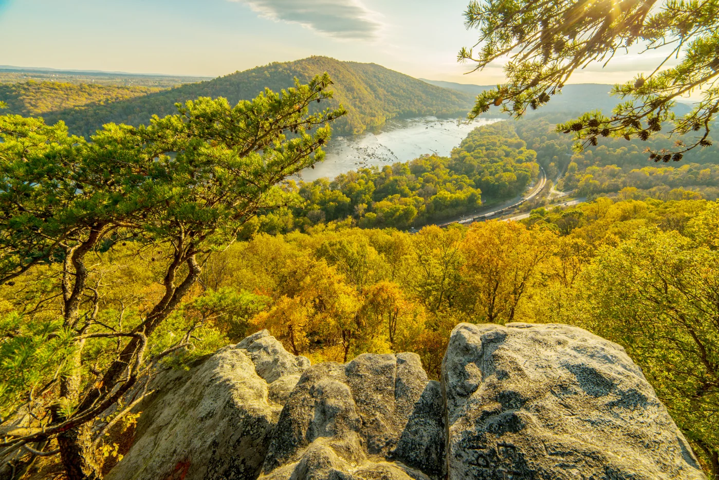 Weverton Cliffs (Fall Foliage Hike) — photograph 7